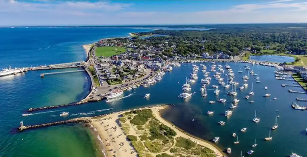 Photo explaining what is a closed loop cruise port with boats moored in a harbor