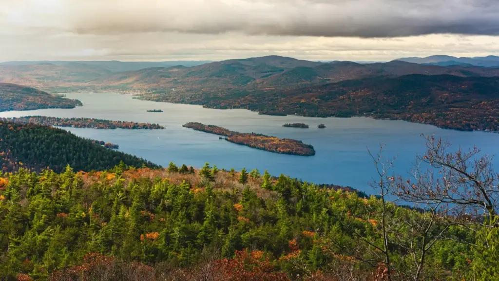 Photo of autumn foliage and islands along the Hudson River valley during late fall