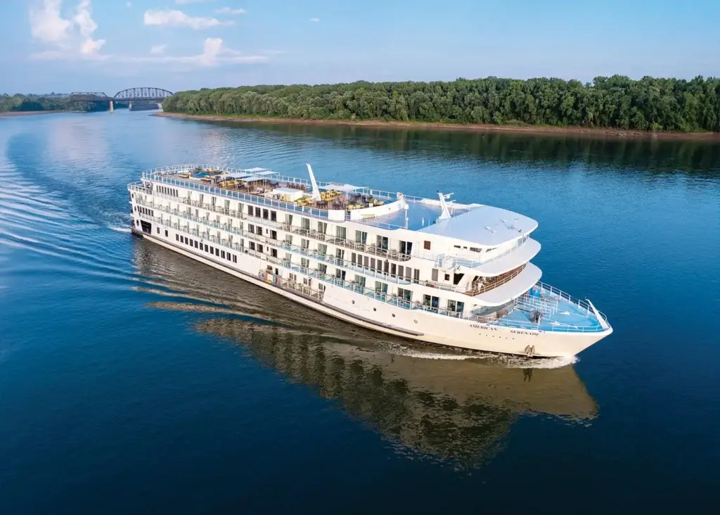 Photo American Serenade ship cruising river featured in what is the best river cruise in USA