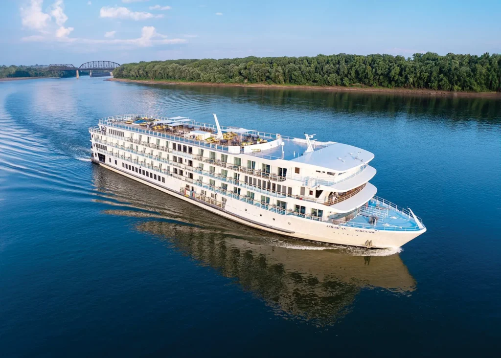 Photo of American Serenade by American Cruise Lines on scenic river